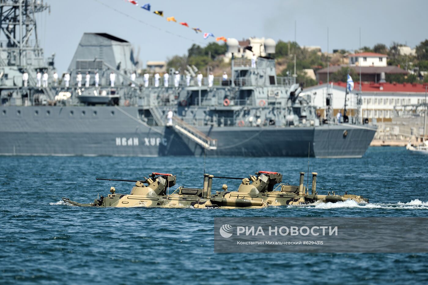 Генеральная репетиция парада в честь Дня ВМФ в городах России