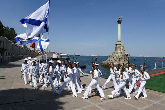 Генеральная репетиция парада в честь Дня ВМФ в городах России