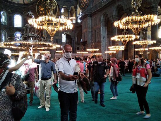 В соборе Святой Софии в Стамбуле возобновились мусульманские богослужения