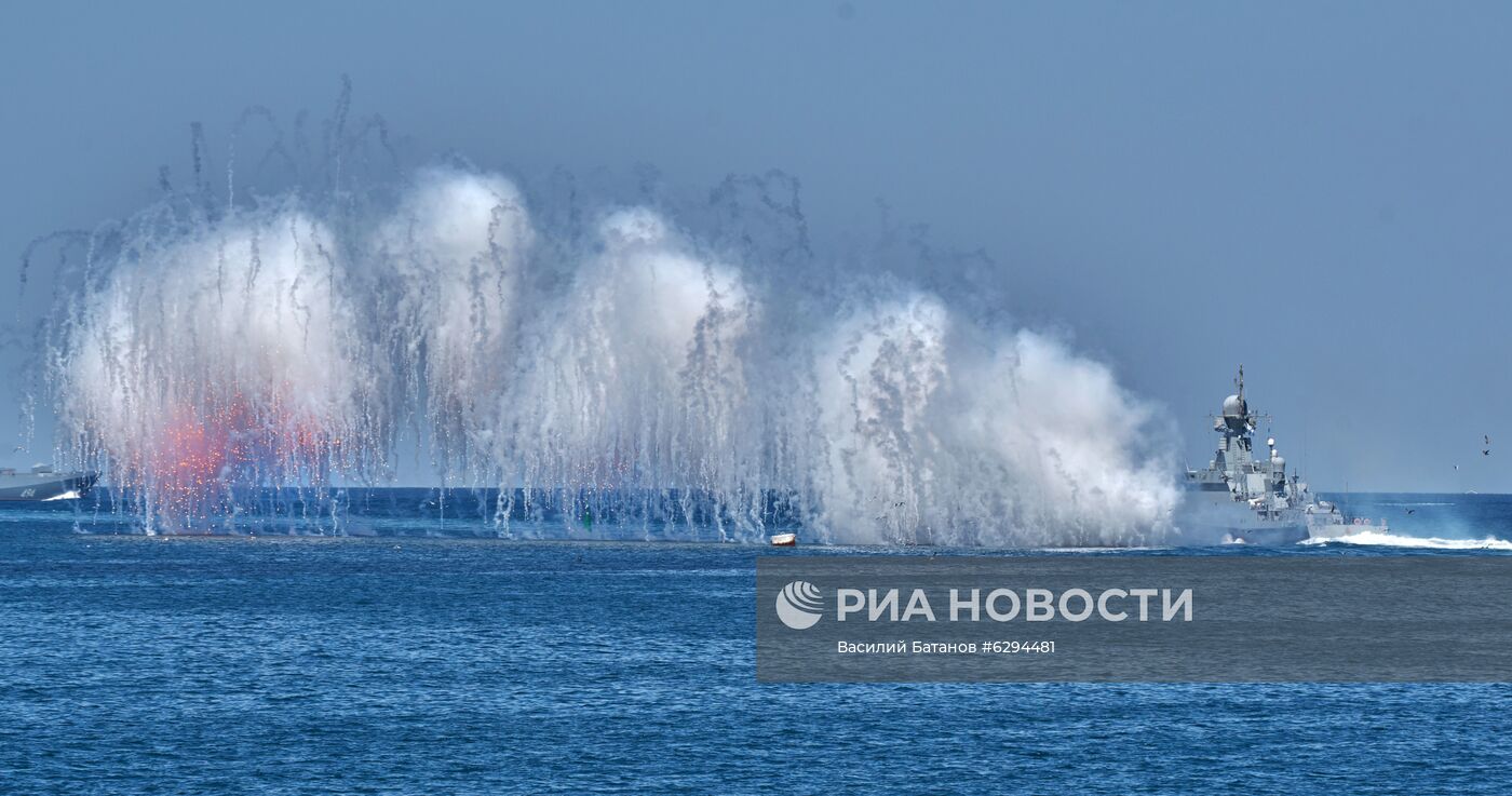 Генеральная репетиция парада в честь Дня ВМФ в городах России