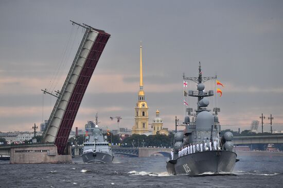 Генеральная репетиция парада в честь Дня ВМФ в городах России