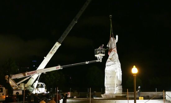 Памятник Колумбу демонтировали в Чикаго