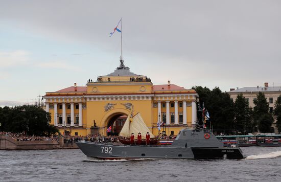 Генеральная репетиция парада в честь Дня ВМФ в городах России