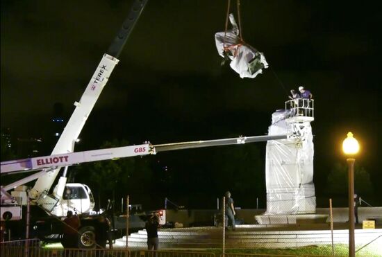 Памятник Колумбу демонтировали в Чикаго