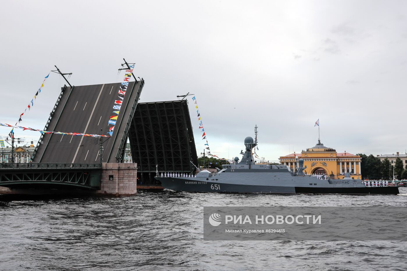 Генеральная репетиция парада в честь Дня ВМФ в городах России