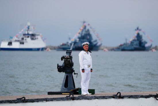 Генеральная репетиция парада в честь Дня ВМФ в городах России