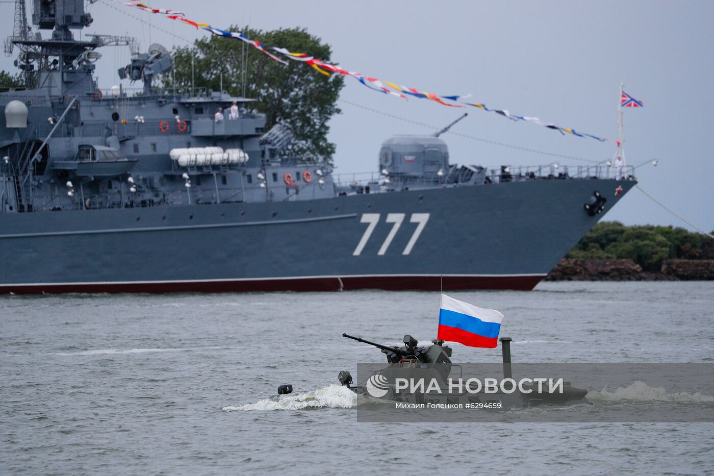 Генеральная репетиция парада в честь Дня ВМФ в городах России