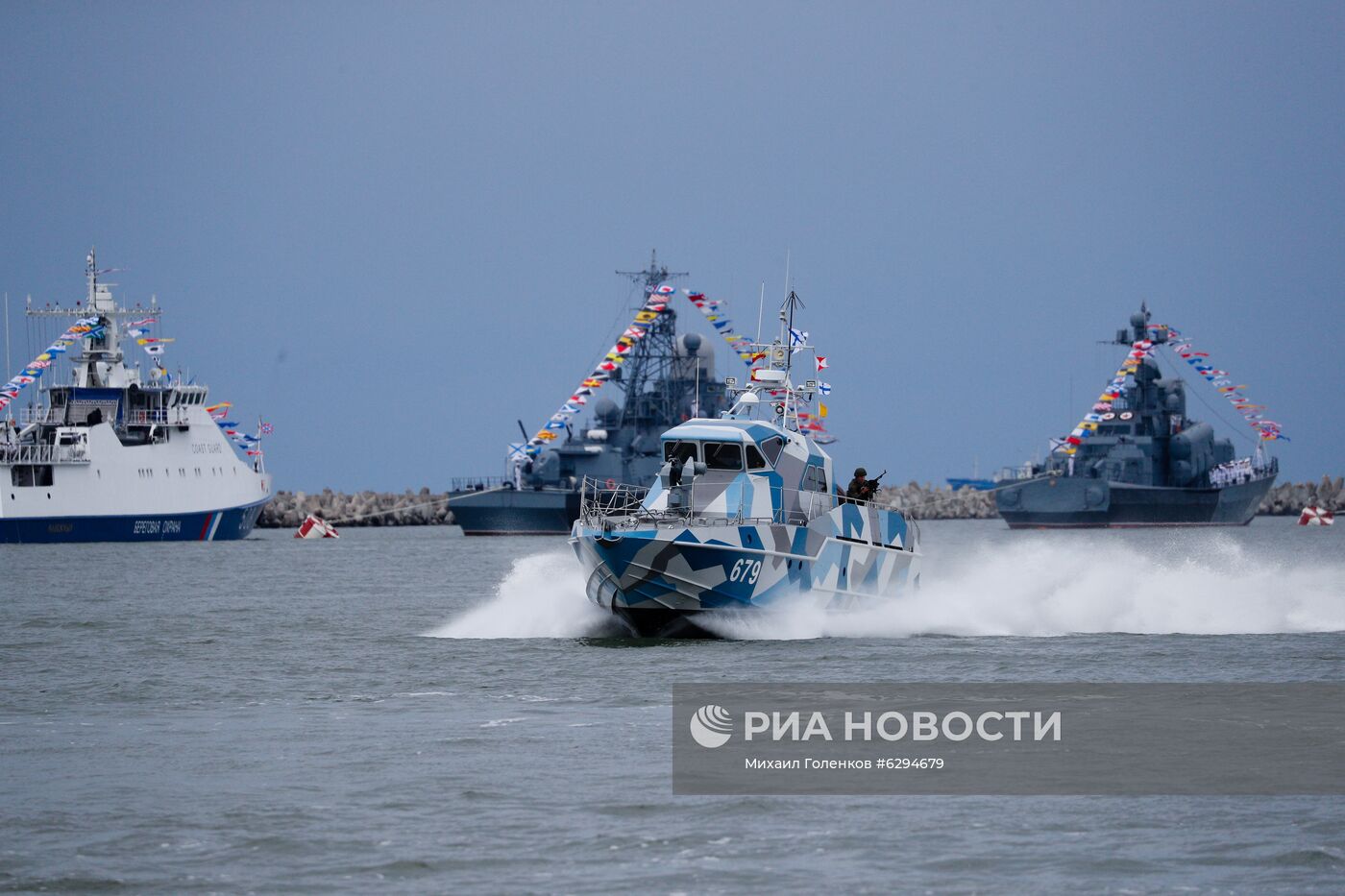 Генеральная репетиция парада в честь Дня ВМФ в городах России