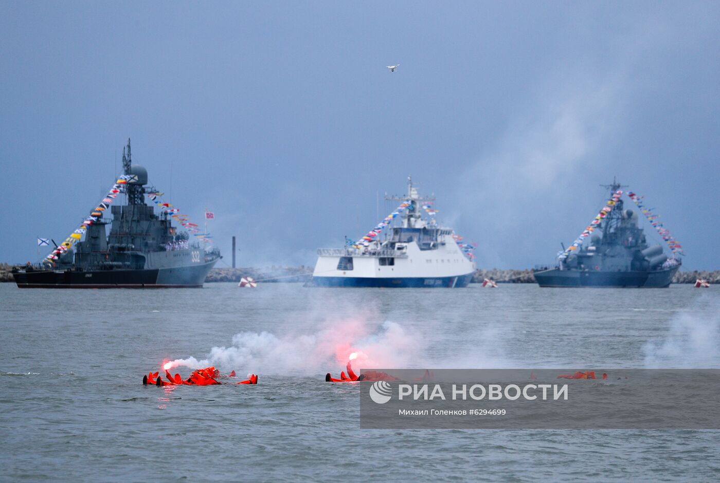 Генеральная репетиция парада в честь Дня ВМФ в городах России