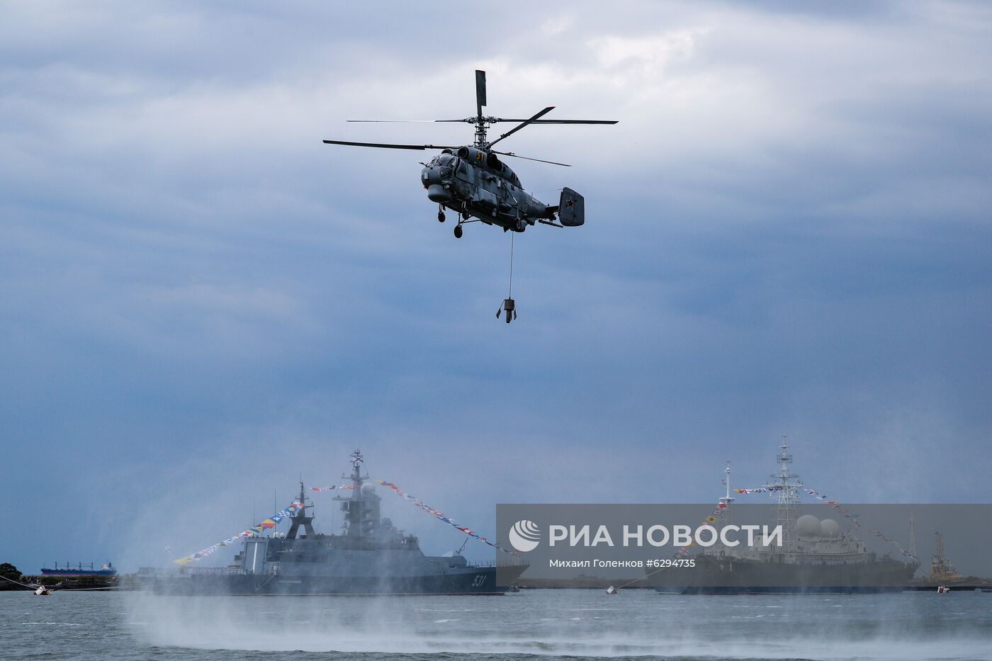 Генеральная репетиция парада в честь Дня ВМФ в городах России