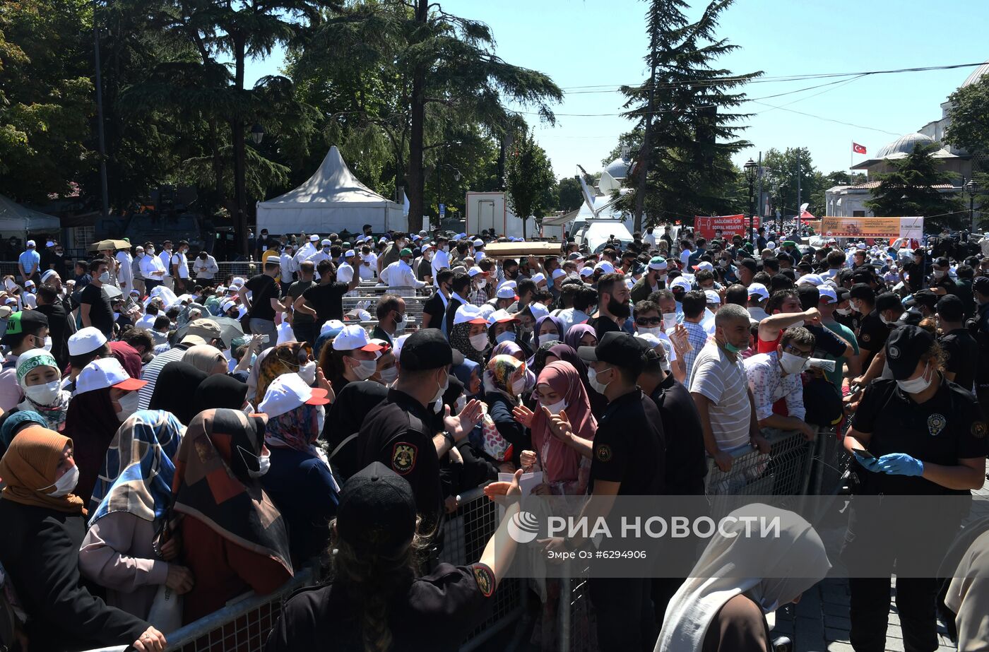 В соборе Святой Софии в Стамбуле возобновились мусульманские богослужения