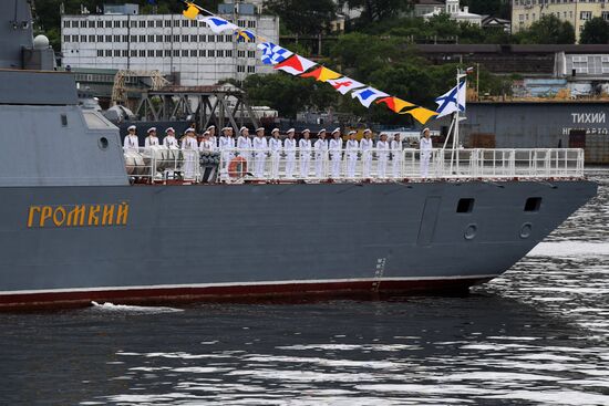 Генеральная репетиция парада в честь Дня ВМФ в городах России