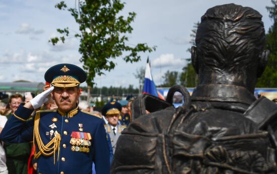 Открытие сквера Воздушно-десантных войск в парке "Патриот"