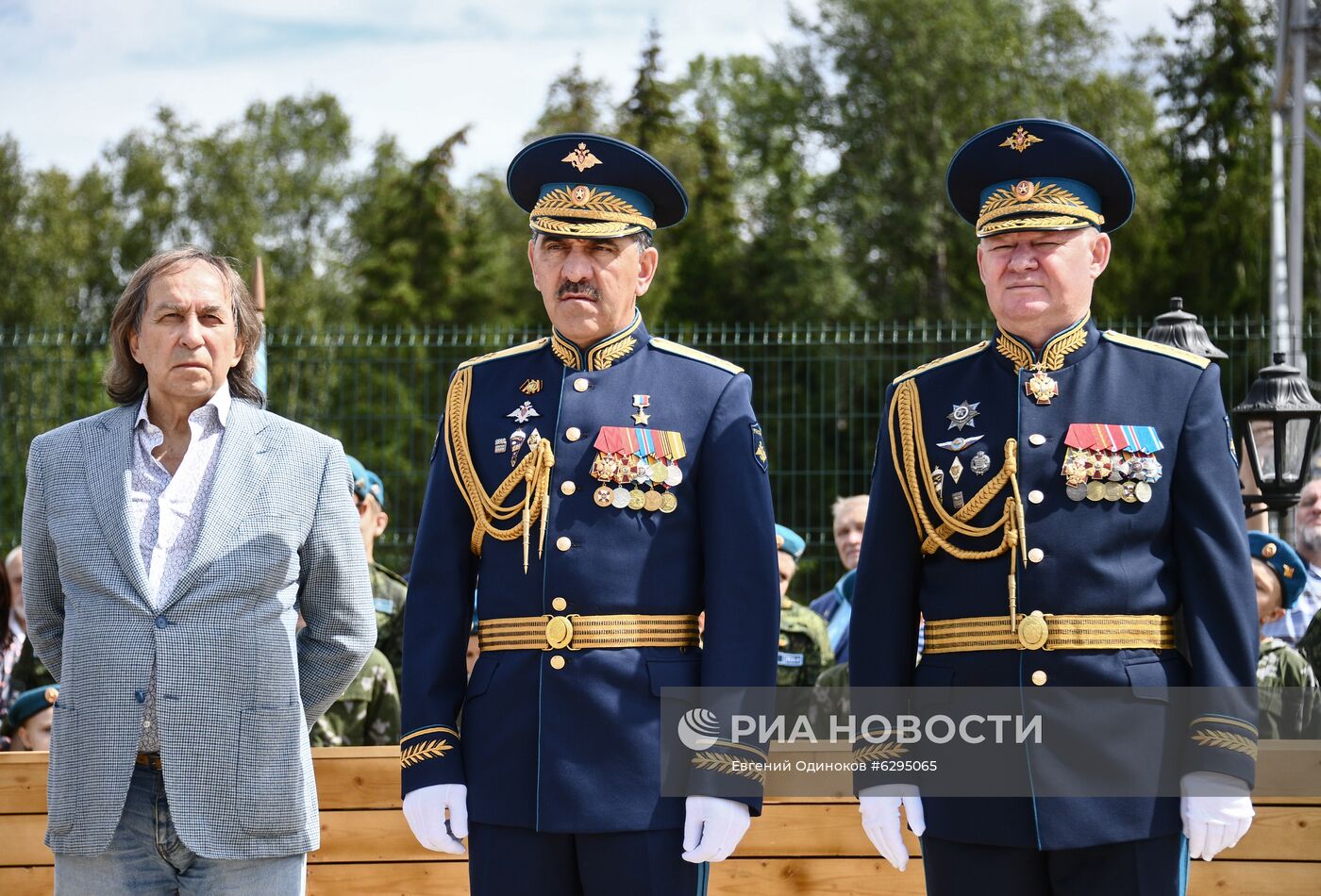 Открытие сквера Воздушно-десантных войск в парке "Патриот"