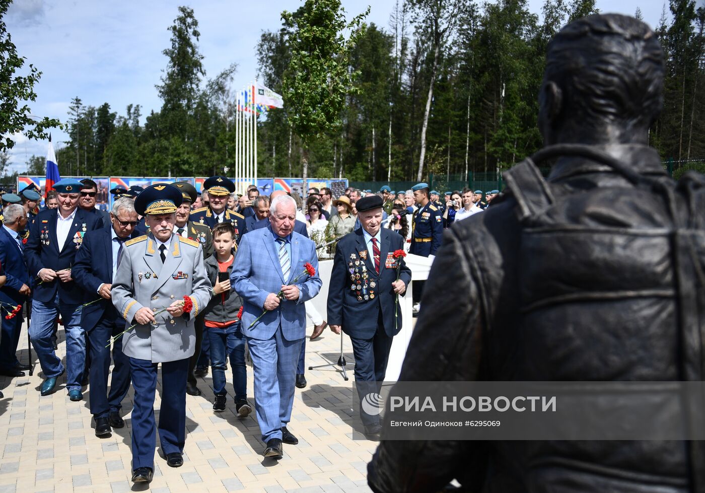 Открытие сквера Воздушно-десантных войск в парке "Патриот"