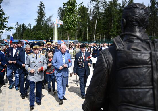 Открытие сквера Воздушно-десантных войск в парке "Патриот"