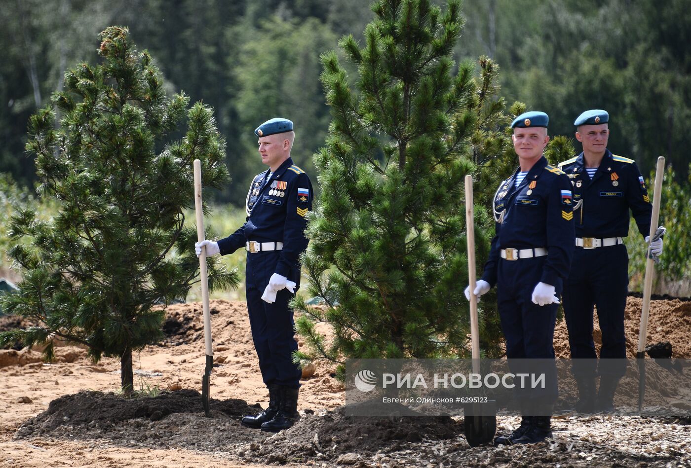 Открытие сквера Воздушно-десантных войск в парке "Патриот"