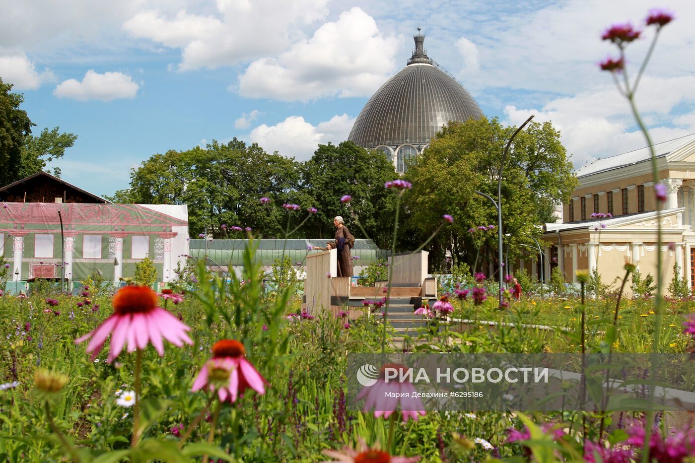 Обновленный рисунок "Большой картины полей" на ВДНХ