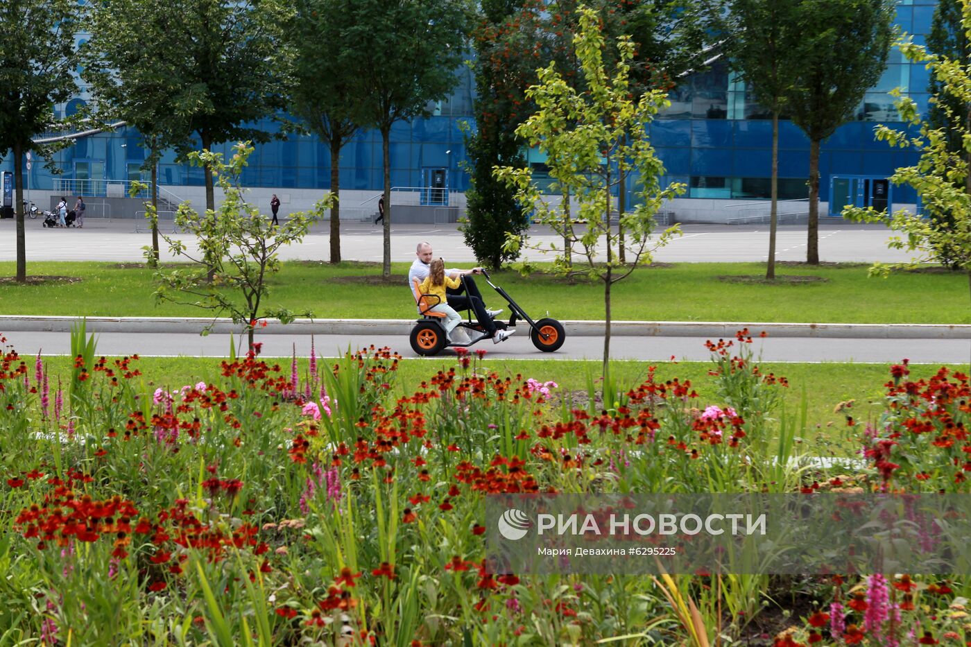 Обновленный рисунок "Большой картины полей" на ВДНХ