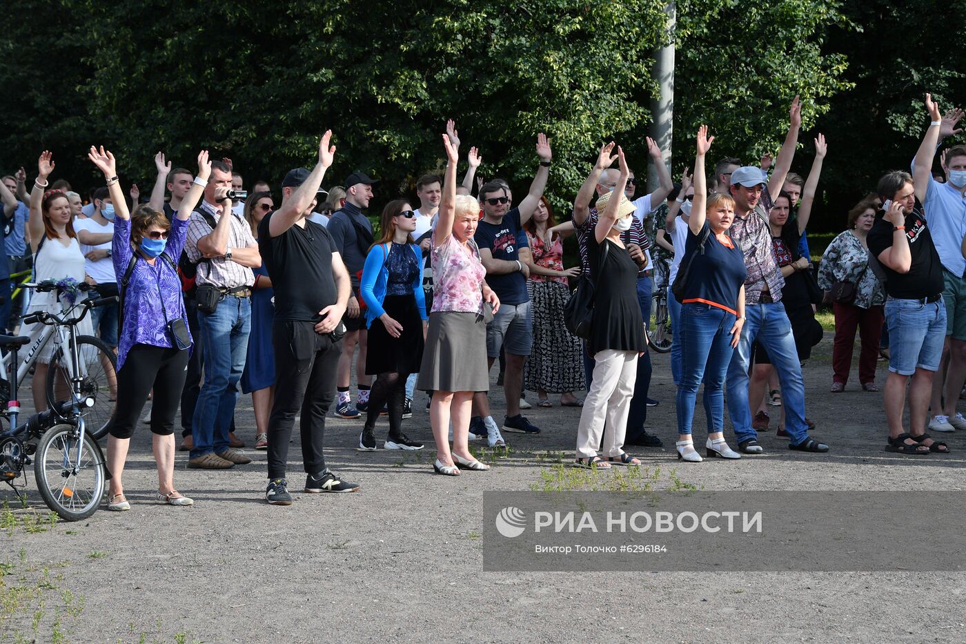 Предвыборный пикет кандидата в президенты Белоруссии А. Дмитриева