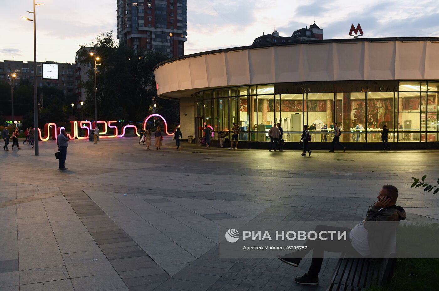В Москве появился арт-объект "Световое пианино 1905"