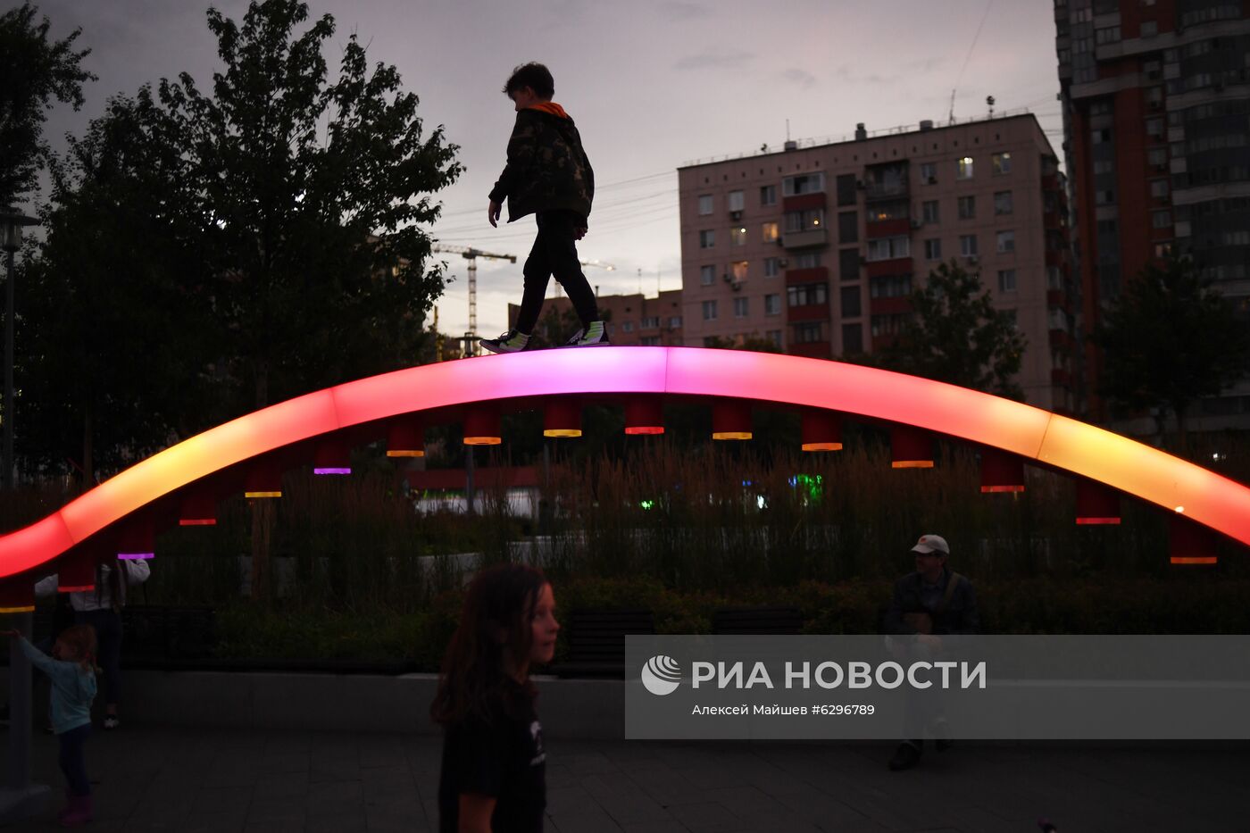 В Москве появился арт-объект "Световое пианино 1905"