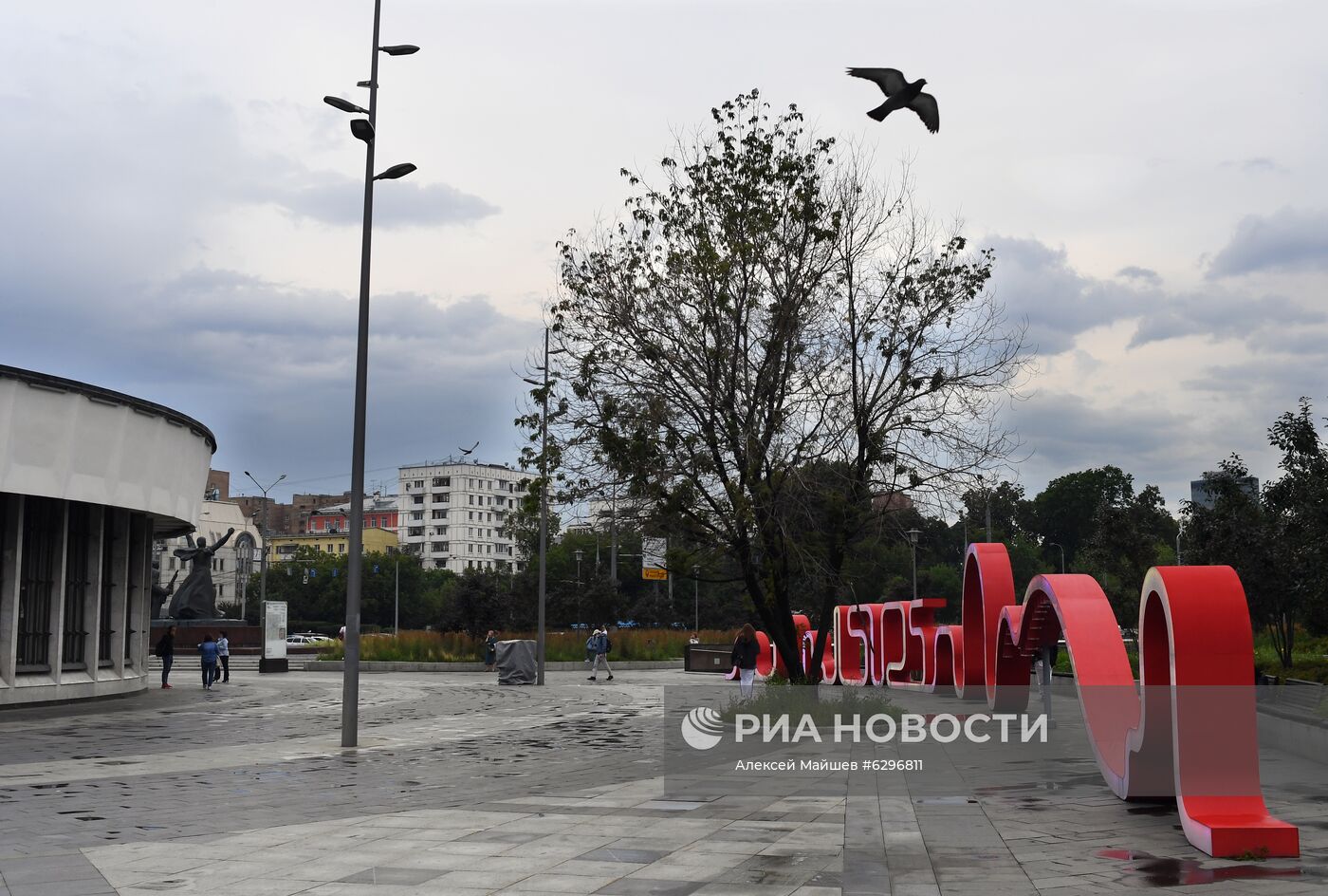 В Москве появился арт-объект "Световое пианино 1905"