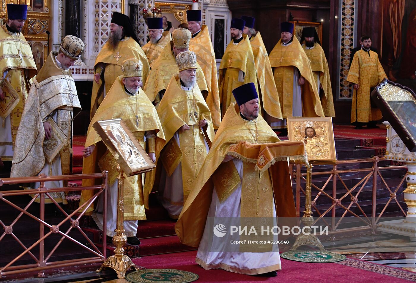 Патриаршее богослужение в храме Христа Спасителя 