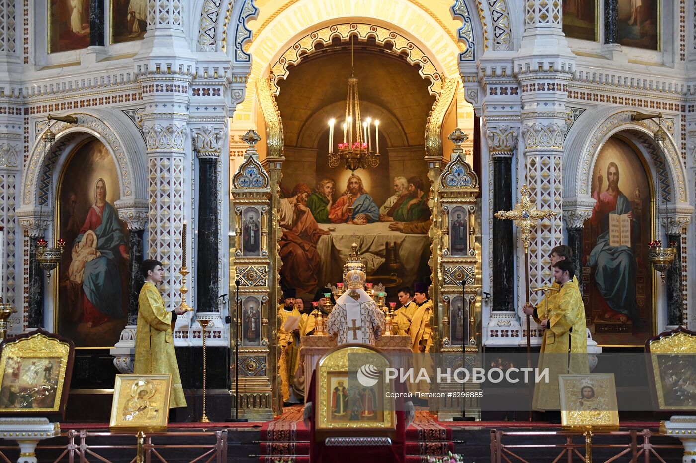 Патриаршее богослужение в храме Христа Спасителя 