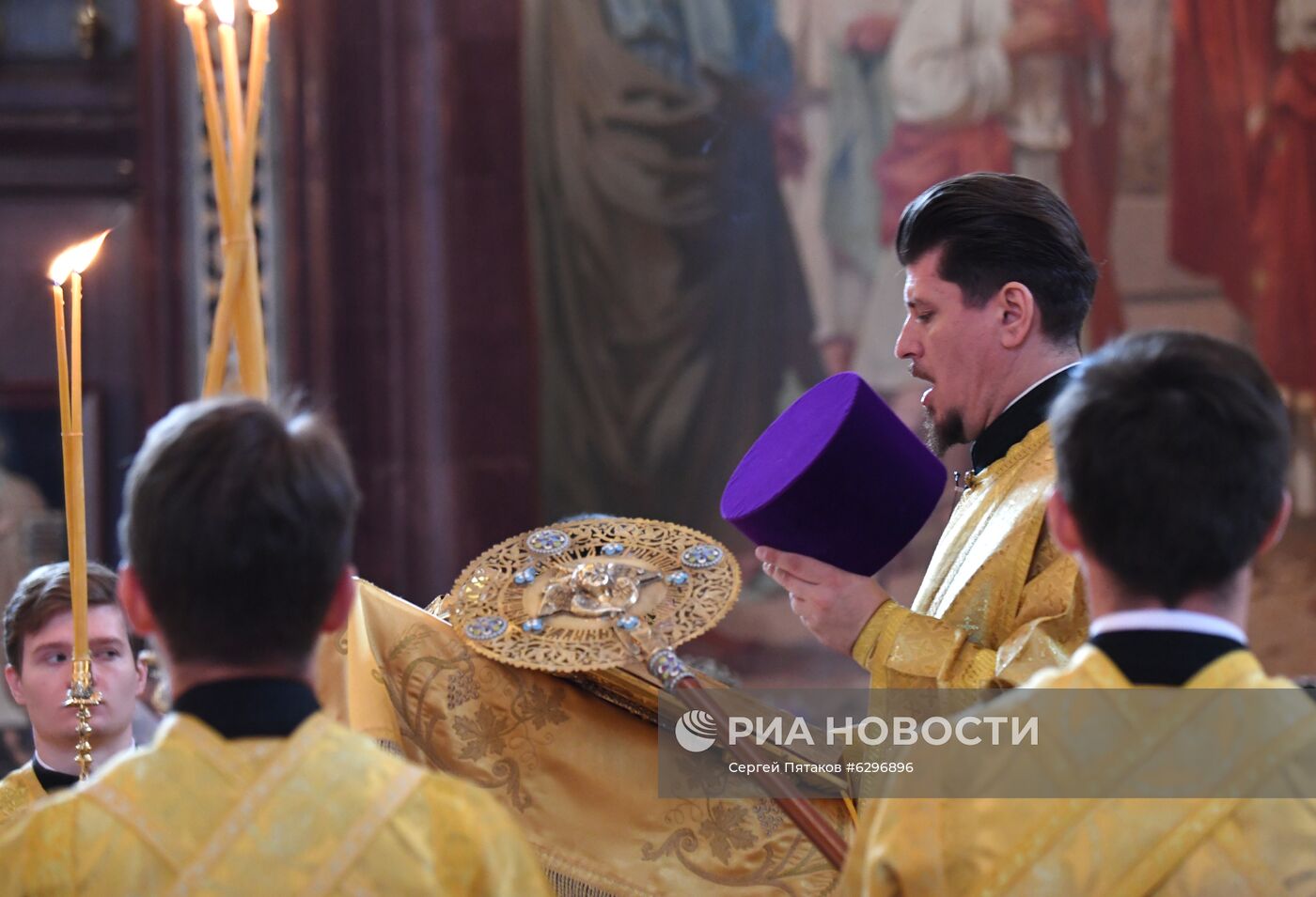 Патриаршее богослужение в храме Христа Спасителя 