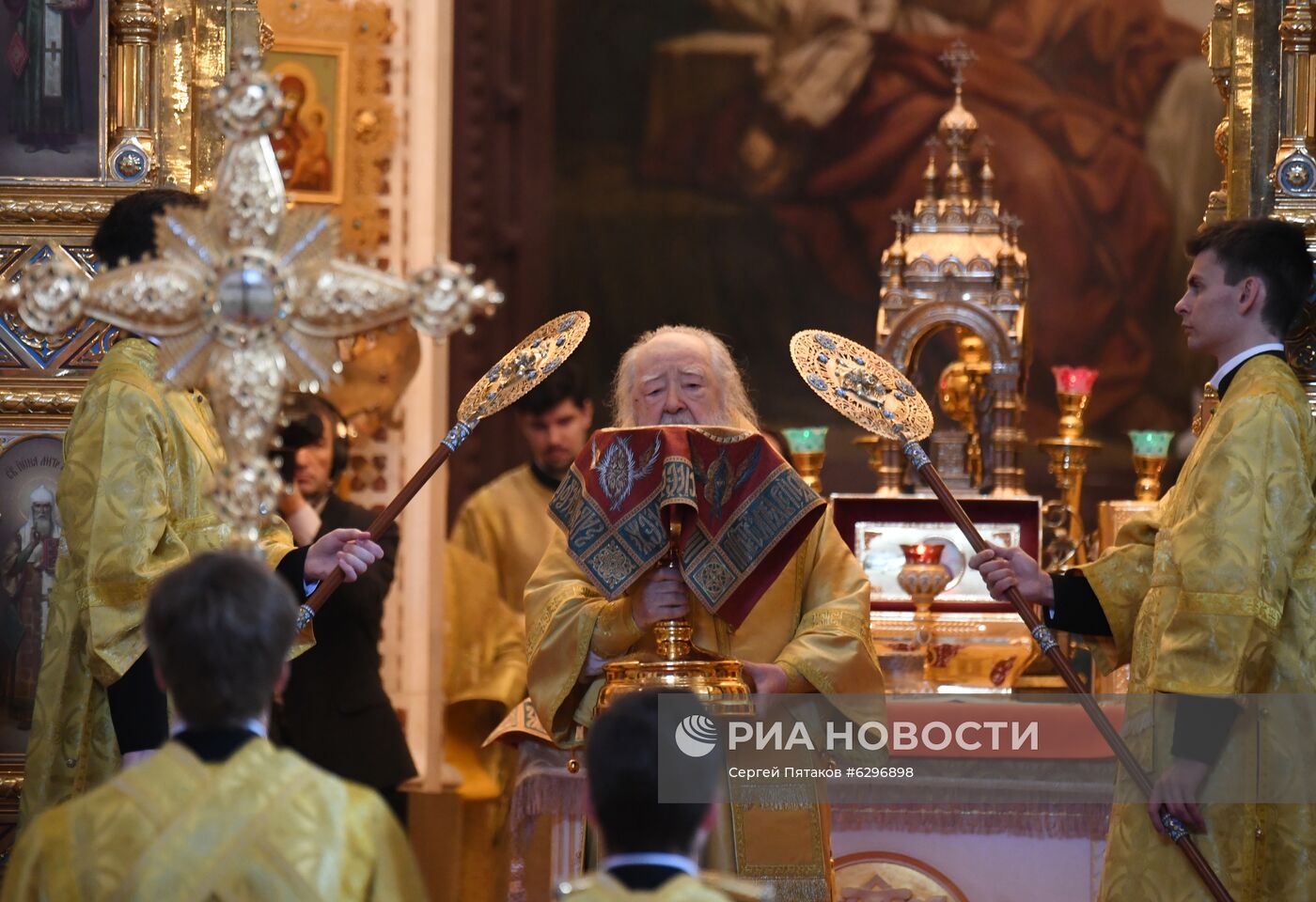 Патриаршее богослужение в храме Христа Спасителя 