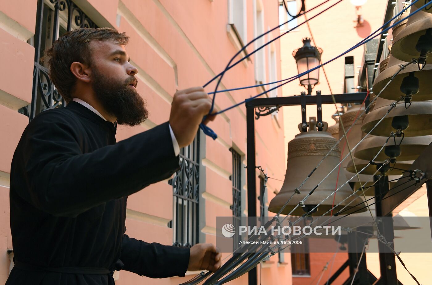 Все храмы РПЦ отмечают День Крещения Руси колокольным звоном