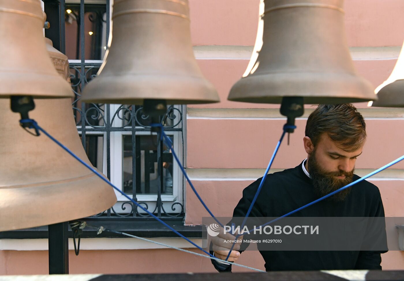 Все храмы РПЦ отмечают День Крещения Руси колокольным звоном