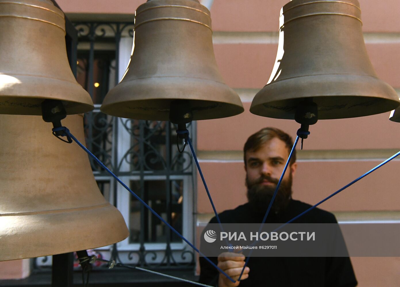 Все храмы РПЦ отмечают День Крещения Руси колокольным звоном