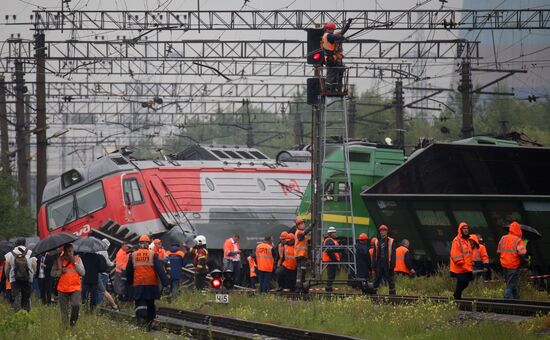 Два электровоза столкнулись в Санкт-Петербурге