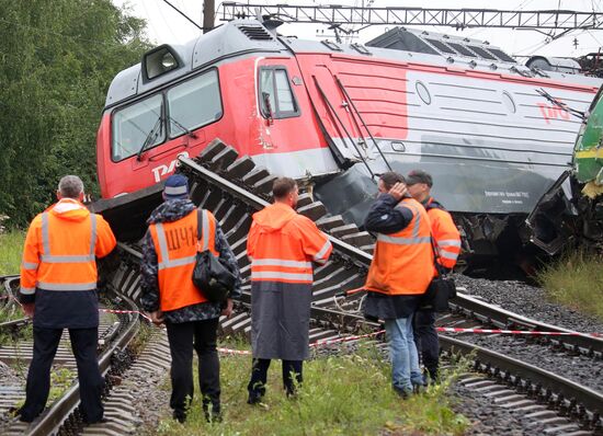 Два электровоза столкнулись в Санкт-Петербурге