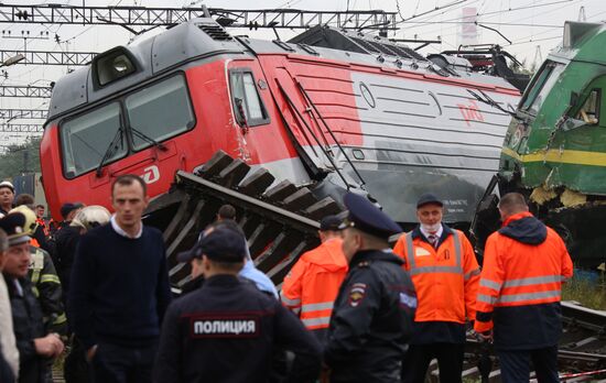 Два электровоза столкнулись в Санкт-Петербурге