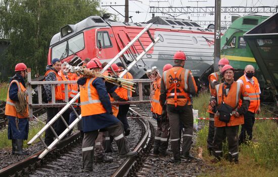 Два электровоза столкнулись в Санкт-Петербурге