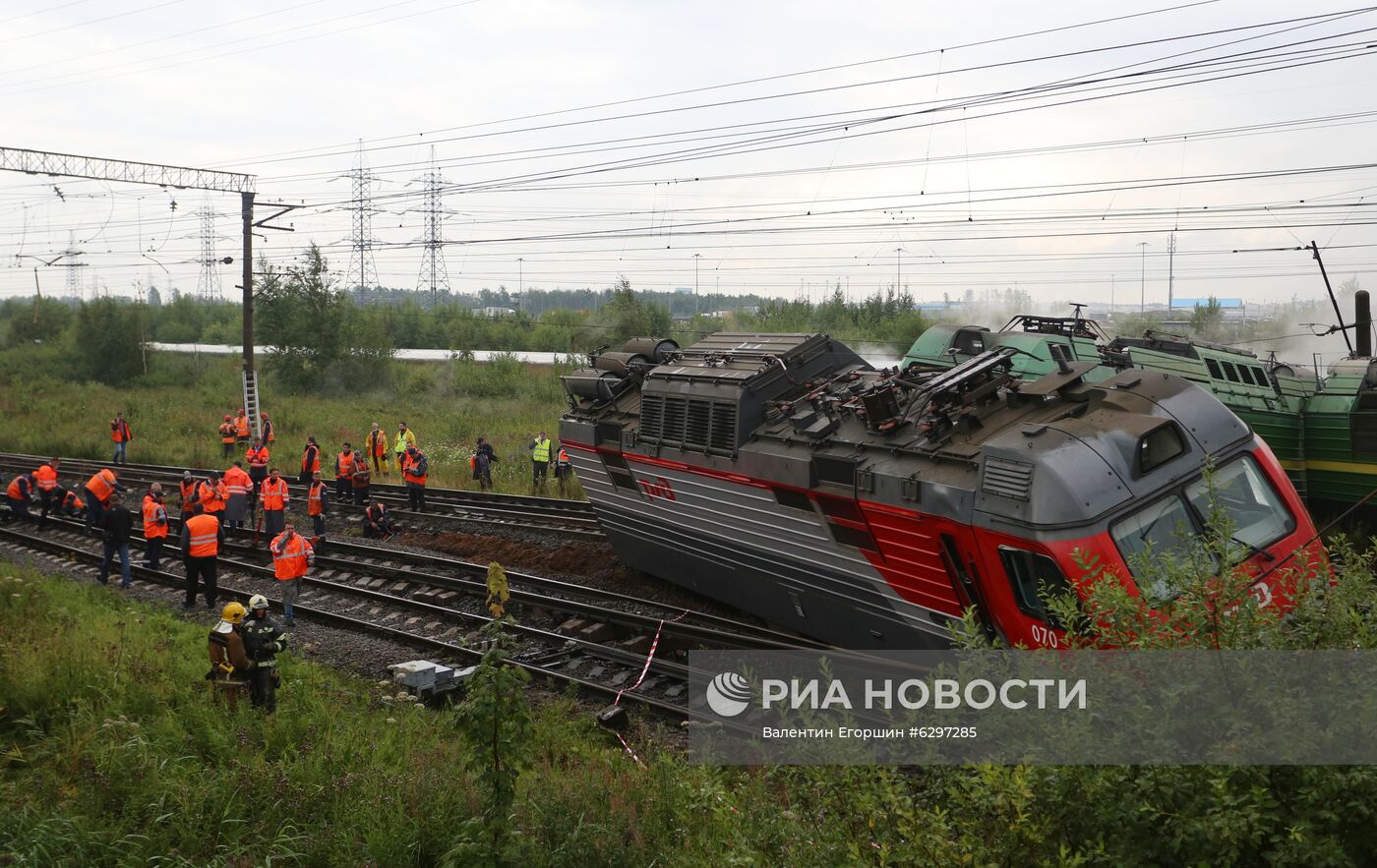 Два электровоза столкнулись в Санкт-Петербурге