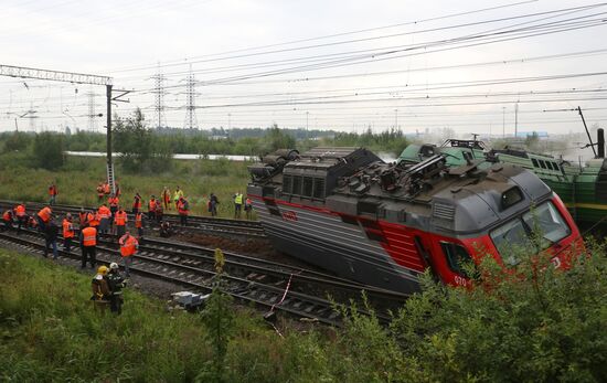 Два электровоза столкнулись в Санкт-Петербурге