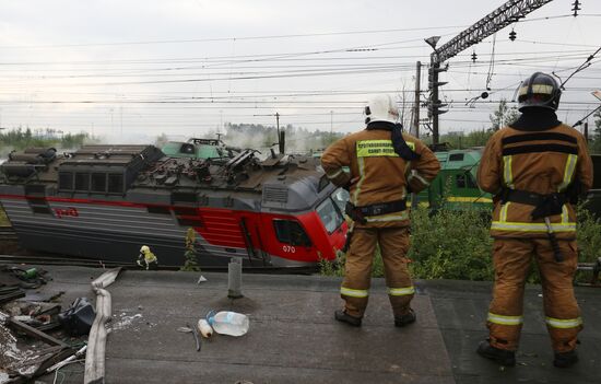 Два электровоза столкнулись в Санкт-Петербурге