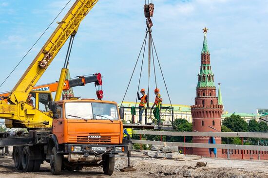 Ремонт Большого Каменного моста продолжается в Москве