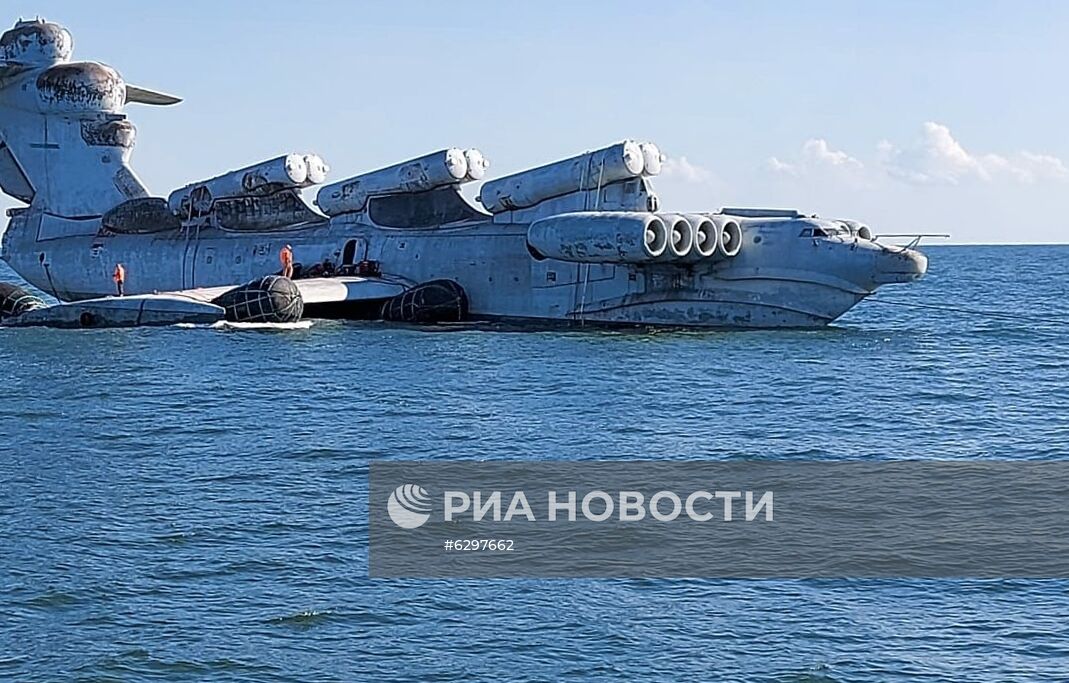 Началась буксировка ракетного экраноплана "Лунь" из Каспийска в Дербент