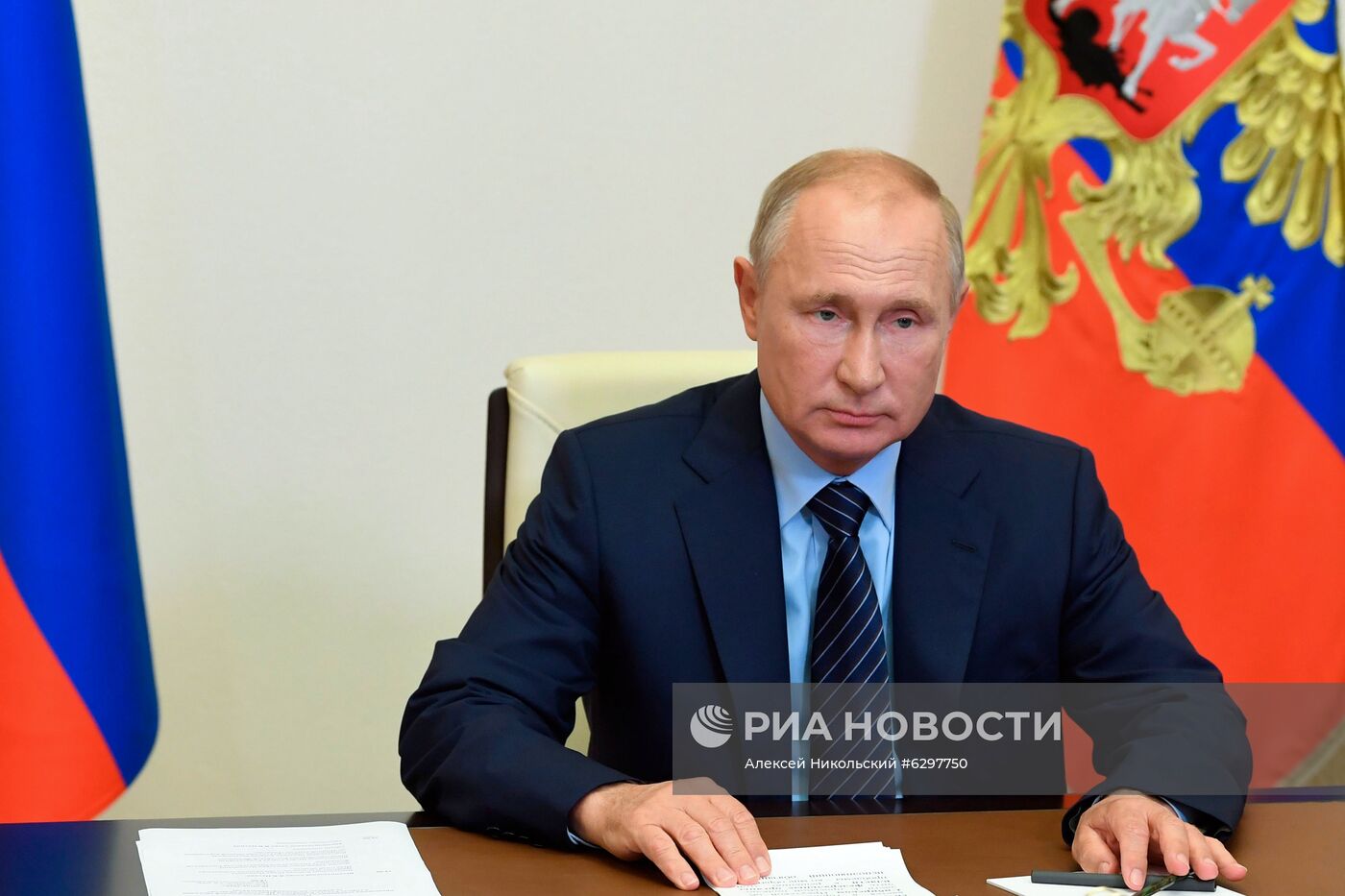 Президент РФ В. Путин провел совещание по ситуации в г. Усолье-Сибирском