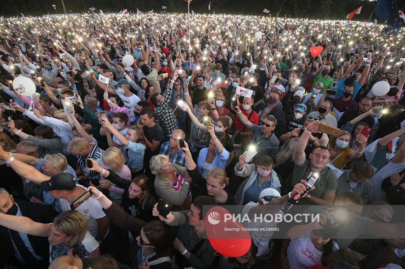 Встреча с избирателями кандидата в президенты Белоруссии С. Тихановской