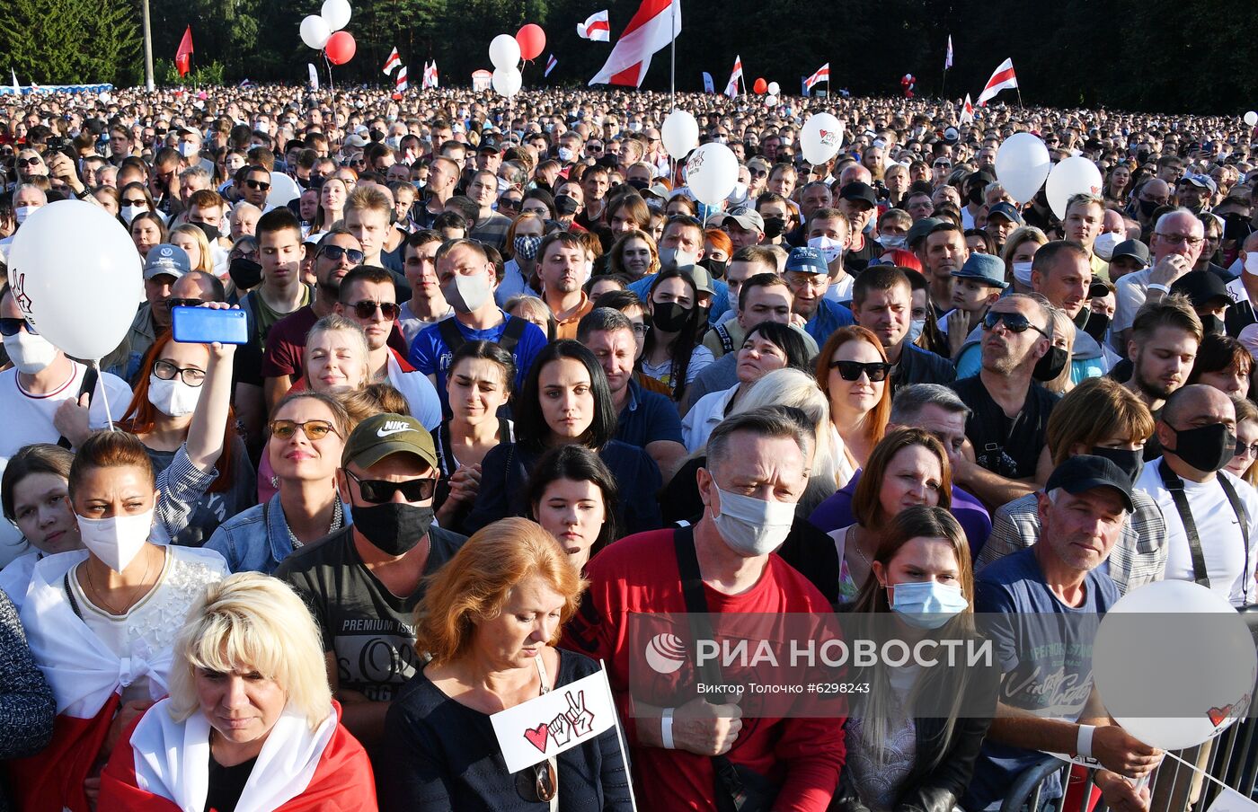 Встреча с избирателями кандидата в президенты Белоруссии С. Тихановской