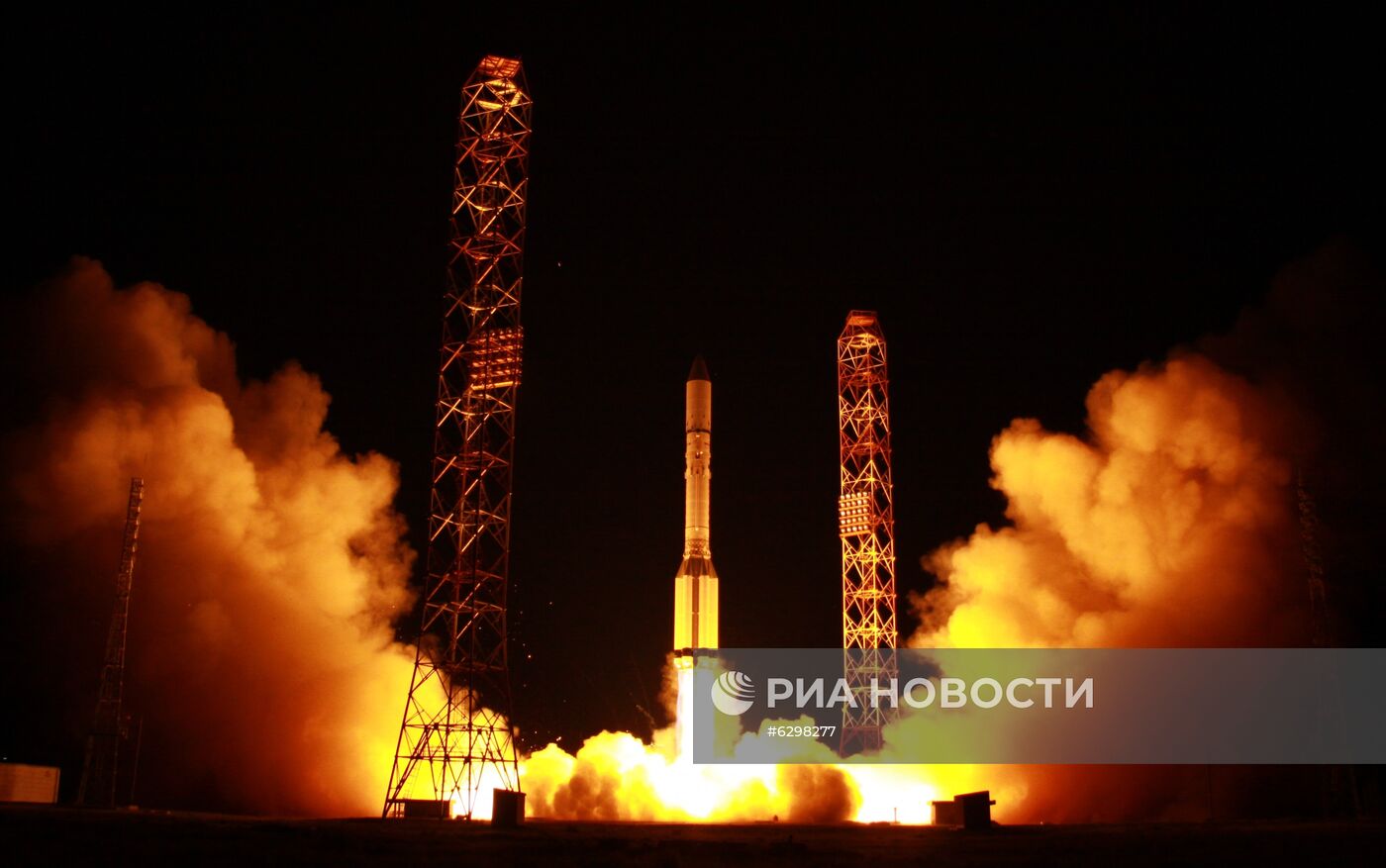 Запуск РН "Протон-М" с разгонным блоком "Бриз-М" и аппаратами "Экспресс-103" и "Экспресс-80"
