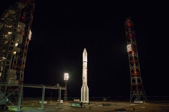 Запуск РН "Протон-М" с разгонным блоком "Бриз-М" и аппаратами "Экспресс-103" и "Экспресс-80"  