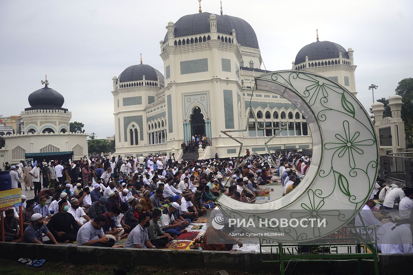 Празднование Курбан-байрама в Индонезии