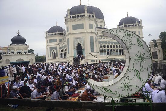 Празднование Курбан-байрама в Индонезии